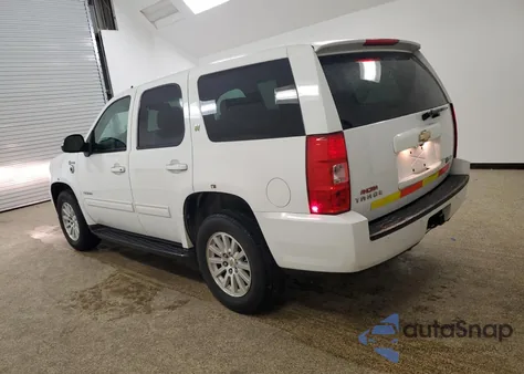 2010 Chevrolet Tahoe Hybrid from USA, damaged, VIN 1GNUCDDJ0AR275763